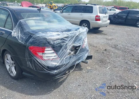 2013 Mercedes-Benz C 300 Luxury 4Matic/Sport 4Matic from USA, damaged, VIN WDDGF8ABXDR289715